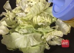 炝拌圆白菜的做法图解3