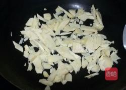 冬笋炒香肠的做法图解3