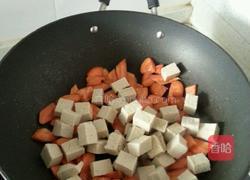 冻豆腐炒双花的做法图解2