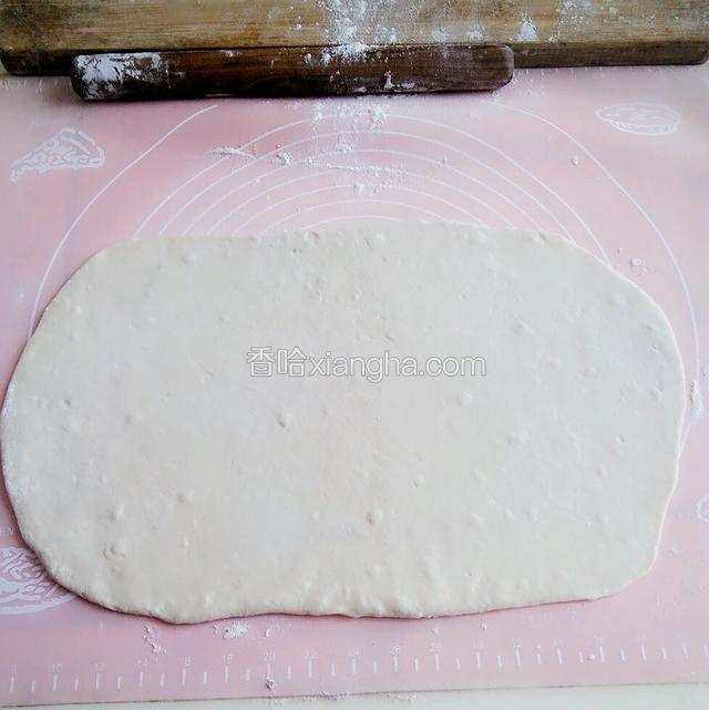 擀成长方形面片