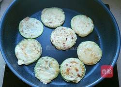 香煎西葫芦饼的做法图解9