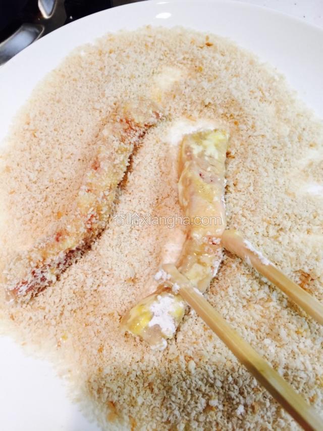 然后在铺上面包渣