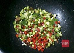 彩蔬腊味炒饭的做法图解10