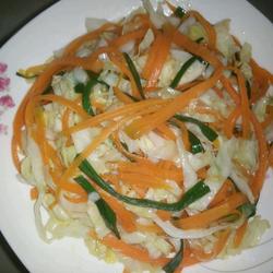 胡萝卜包菜丝的做法[图]