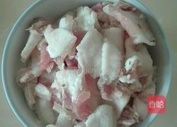 蒜苗炒肉的做法图解2