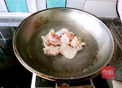 香菇虫草煲鸡汤的做法图解3