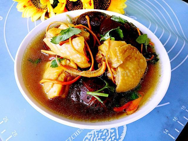 香菇虫草煲鸡汤