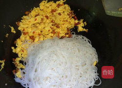 剁椒炒米粉的做法图解7