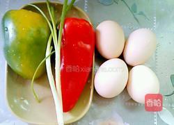 双椒炒蛋的做法图解1