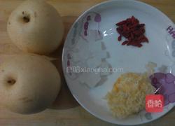 冰糖银耳炖雪梨的做法图解1