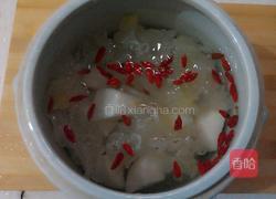 冰糖银耳炖雪梨的做法图解4