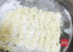 炒方便面的做法图解1