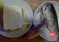 鲫鱼豆腐汤的做法图解1