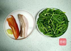 蒜薹炒肉的做法图解1