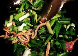 蒜苗炒鸭肠的做法图解8