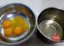 红曲粉奶油蛋糕卷的做法图解2