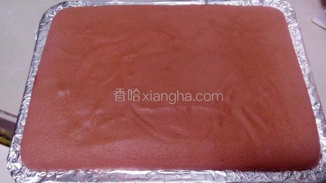 烤好后取出摔两下。