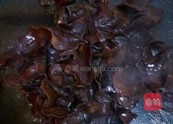 木耳炒肉的做法图解3