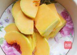 南瓜黄金餐包的做法图解1