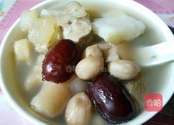 花生山药猪脚汤的做法图解5