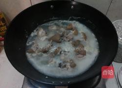 花生山药猪脚汤的做法图解1