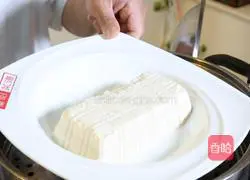 黄花木耳肉丁扒豆腐的做法图解3
