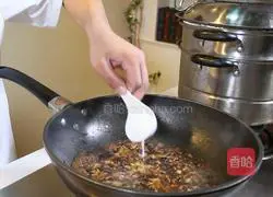 黄花木耳肉丁扒豆腐的做法图解10