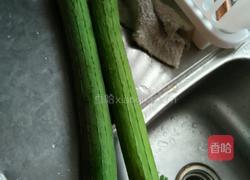 丝瓜炒肉片的做法图解1