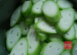 丝瓜炒肉片的做法图解2
