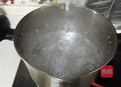 牛骨浓汤火锅的做法图解2