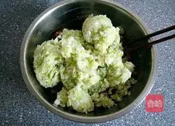 Beef and Cabbage Pie Recipe Illustration 3