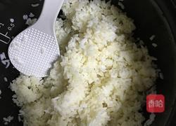 酱油炒饭的做法图解1