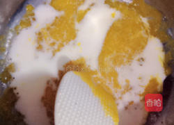 戚风蛋糕的做法图解4