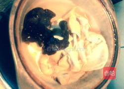 老鸭百叶木耳汤的做法图解2