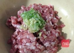 白菜肉卷的做法图解1