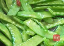 荷兰豆炒腊肉的做法图解2