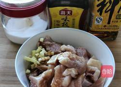 红烧鸡块烧土豆的做法图解1