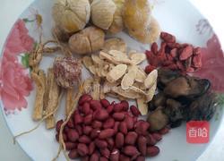 花生板栗墨鱼汤的做法图解3