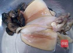 花生板栗墨鱼汤的做法图解4
