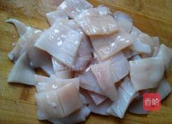 鱿鱼炒尖椒的做法图解2