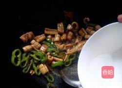 鱿鱼炒尖椒的做法图解8