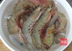 鲍鱼汁焖虾的做法图解1