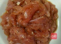 肉丝炒粉的做法图解1