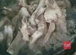 羊排炖酸菜的做法图解3