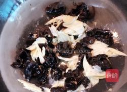 腐竹木耳炒西芹的做法图解9