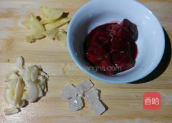 南乳花生焖猪蹄的做法图解3