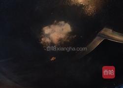 鸡蛋鲫鱼汤的做法图解3