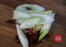 香辣油豆腐的做法图解1