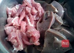 枸杞猪肝瘦肉粥的做法图解1