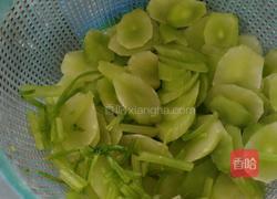 鱼片汤的做法图解1